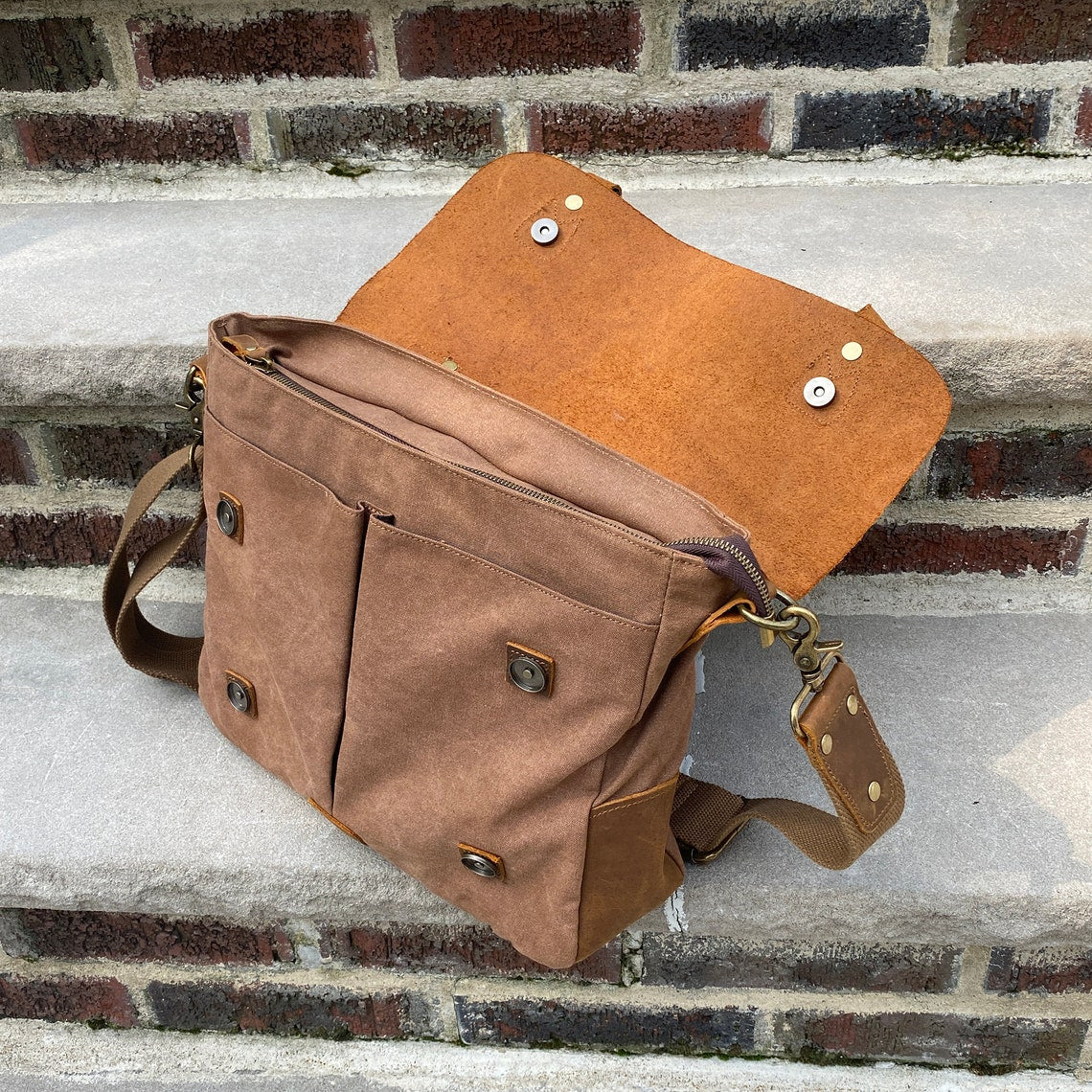 Mua Messenger Bag for Men and Women, Canvas Leather 14 Inch Laptop  Messenger Bag Shoulder Bag for Work VONXURY trên Amazon Mỹ chính hãng 2023  | Fado